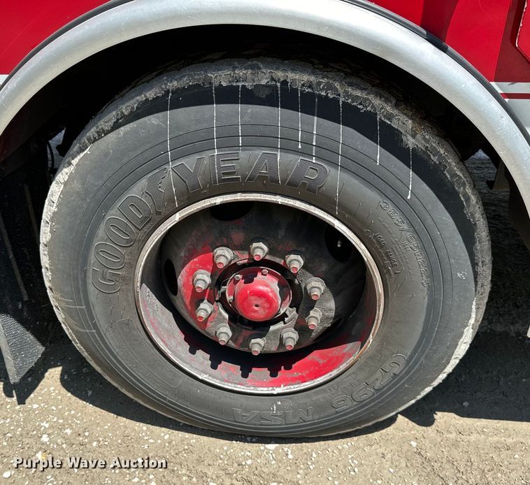 image for item NT9136 2000 E One ladder fire truck