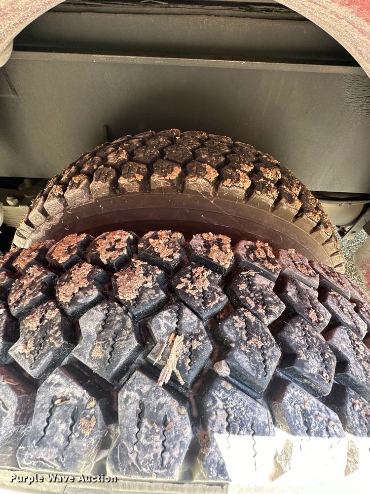 image for item NT9136 2000 E One ladder fire truck