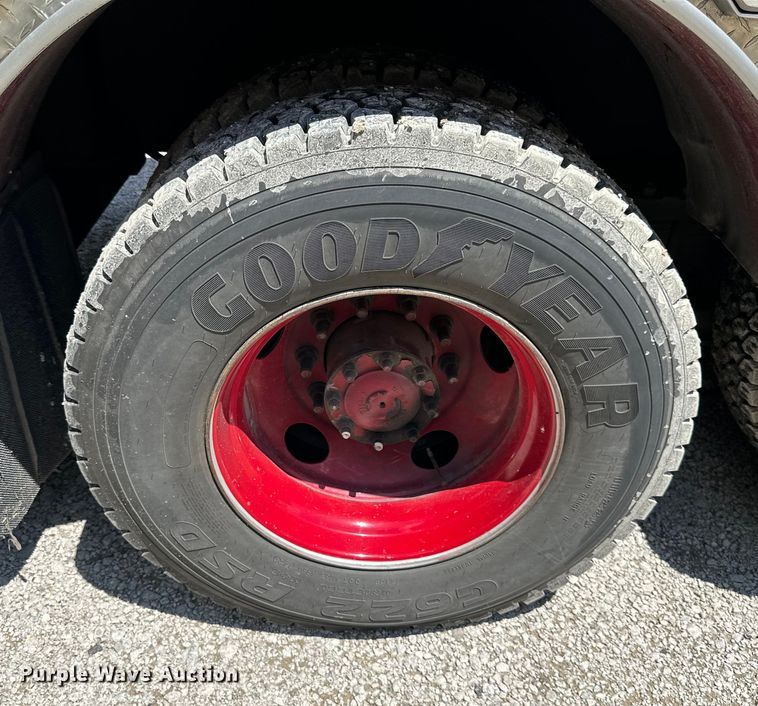 image for item NT9136 2000 E One ladder fire truck