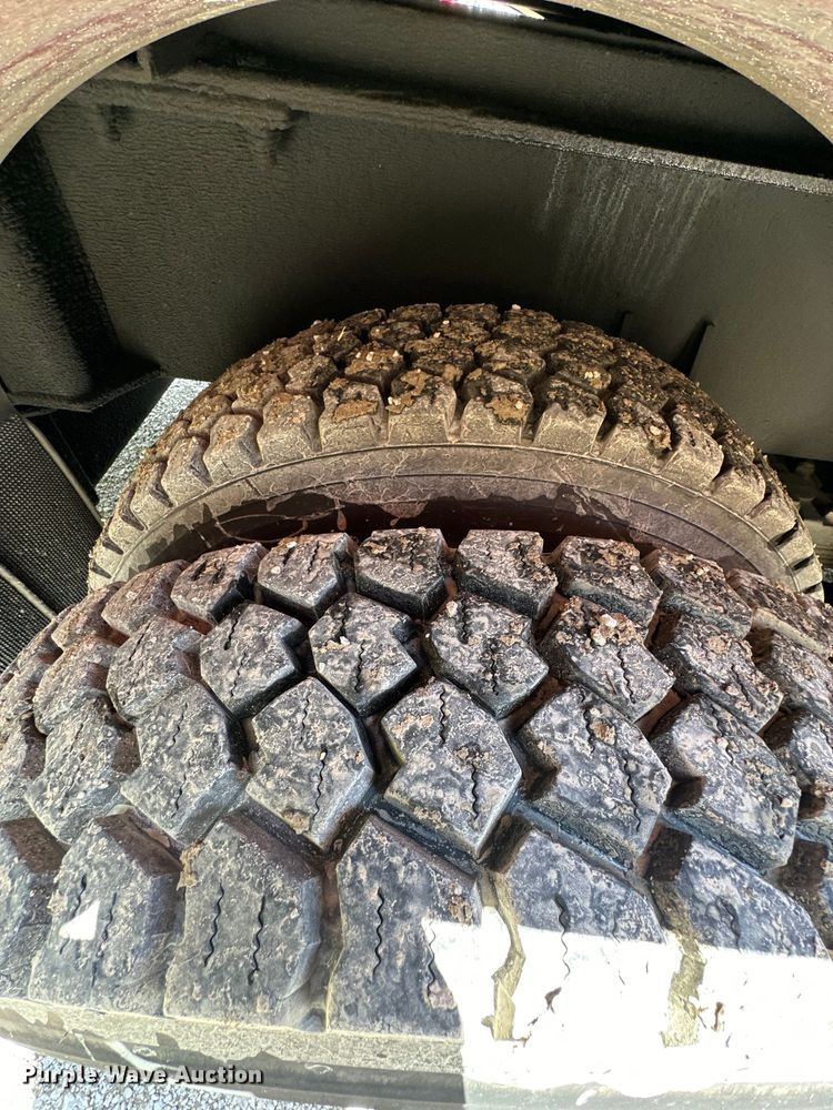 image for item NT9136 2000 E One ladder fire truck