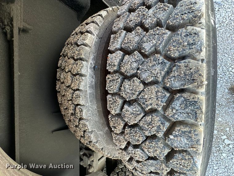 image for item NT9136 2000 E One ladder fire truck