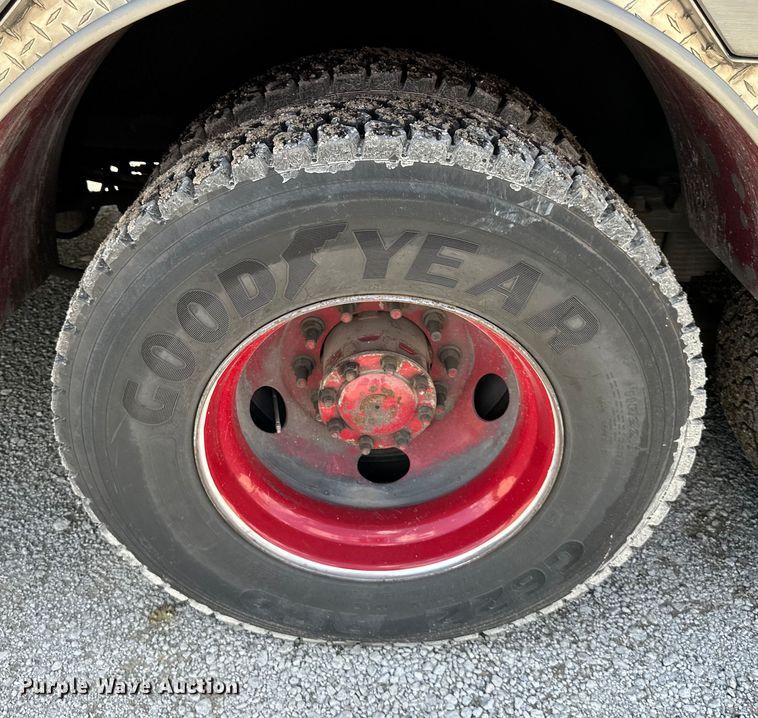 image for item NT9136 2000 E One ladder fire truck