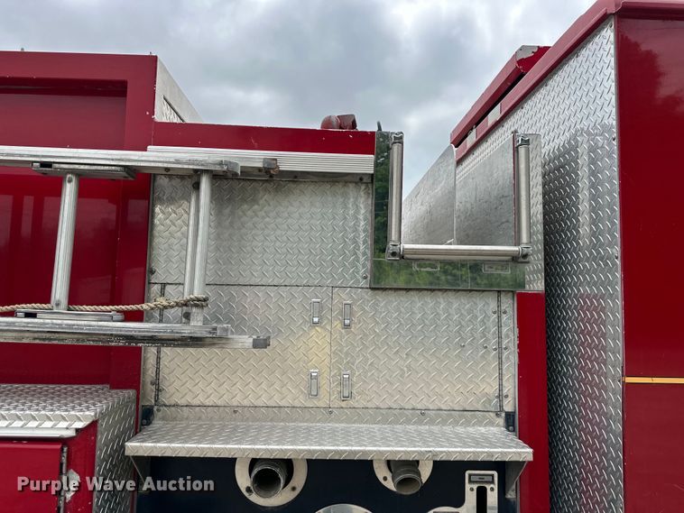 image for item NT9137 2001 HME H1738 pumper fire truck