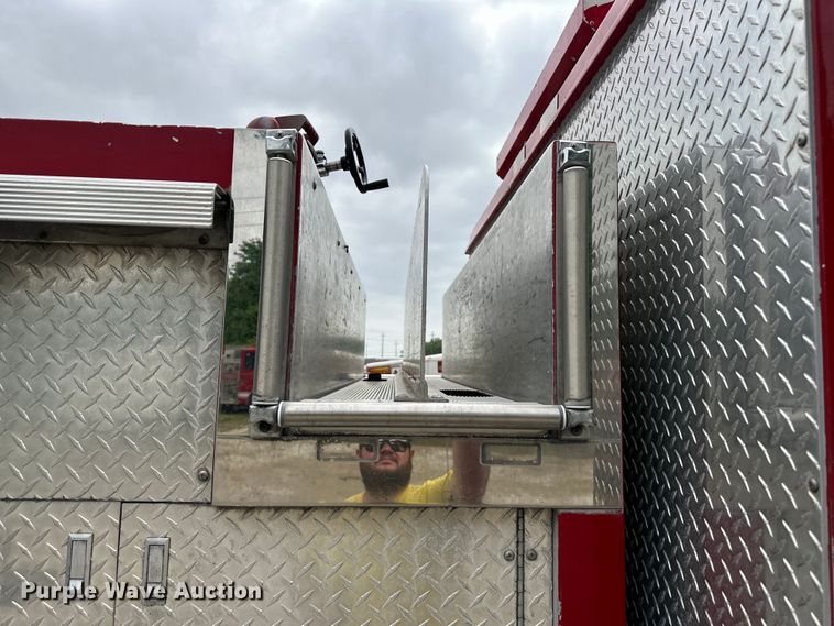 image for item NT9137 2001 HME H1738 pumper fire truck