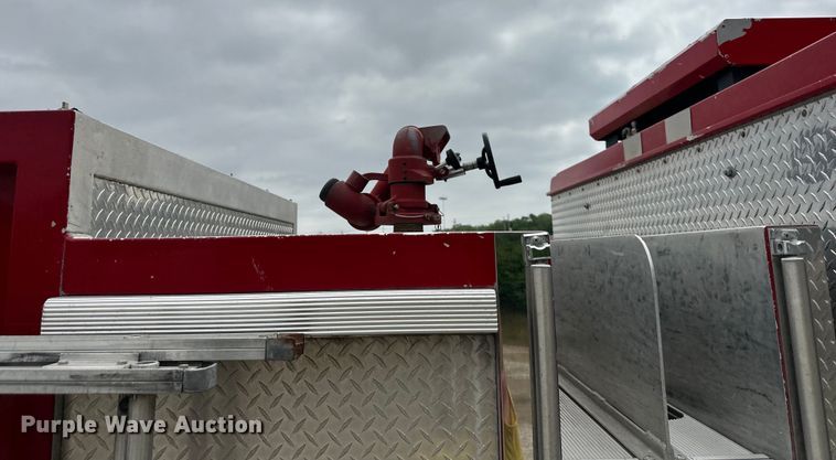 image for item NT9137 2001 HME H1738 pumper fire truck