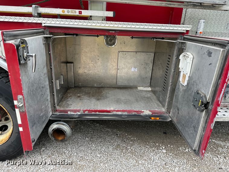 image for item NT9137 2001 HME H1738 pumper fire truck