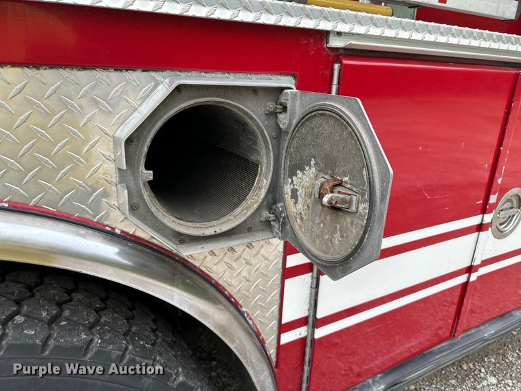image for item NT9137 2001 HME H1738 pumper fire truck