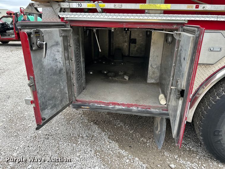 image for item NT9137 2001 HME H1738 pumper fire truck