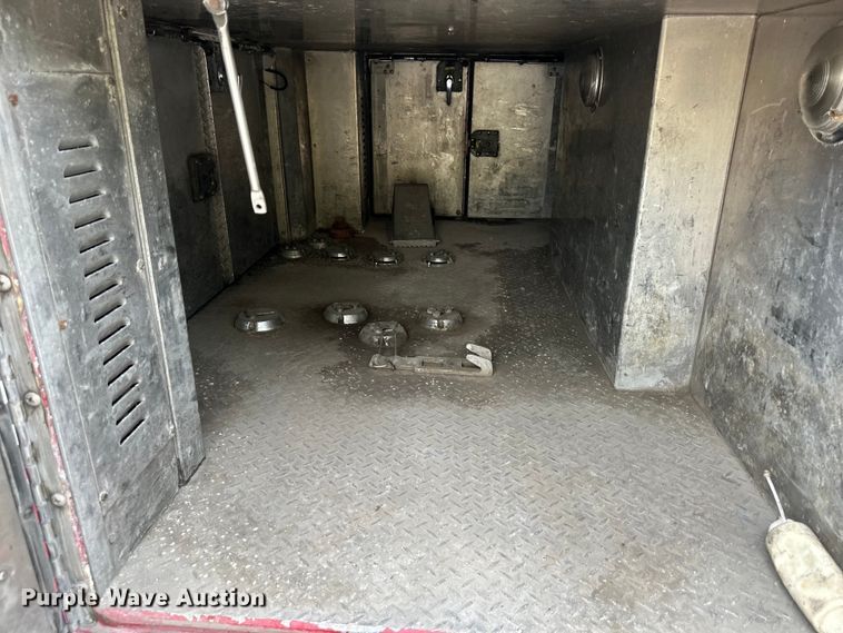 image for item NT9137 2001 HME H1738 pumper fire truck