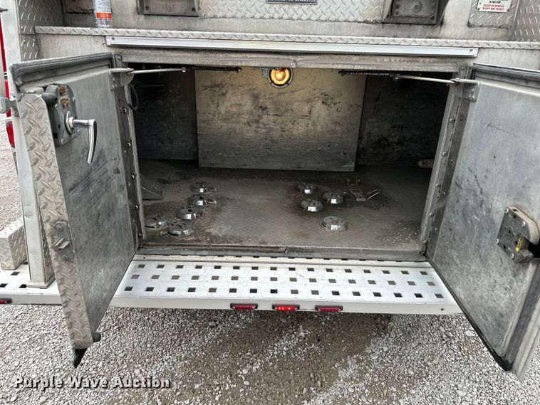 image for item NT9137 2001 HME H1738 pumper fire truck