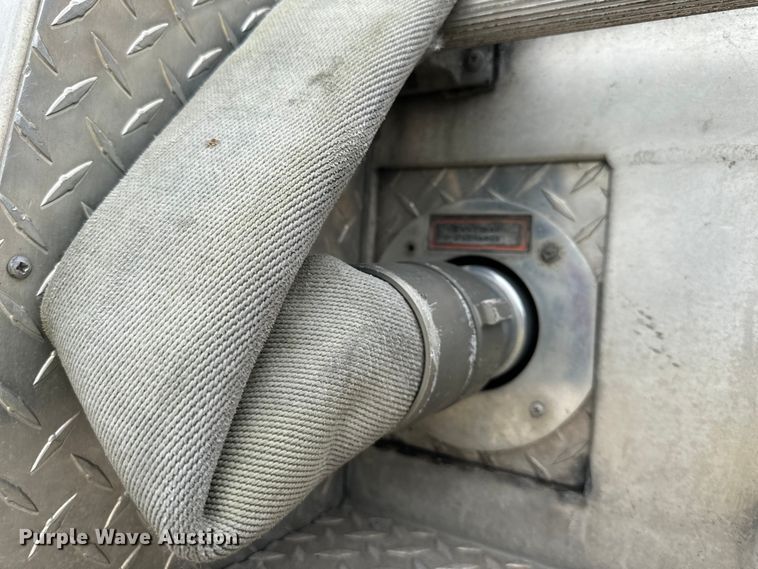 image for item NT9137 2001 HME H1738 pumper fire truck