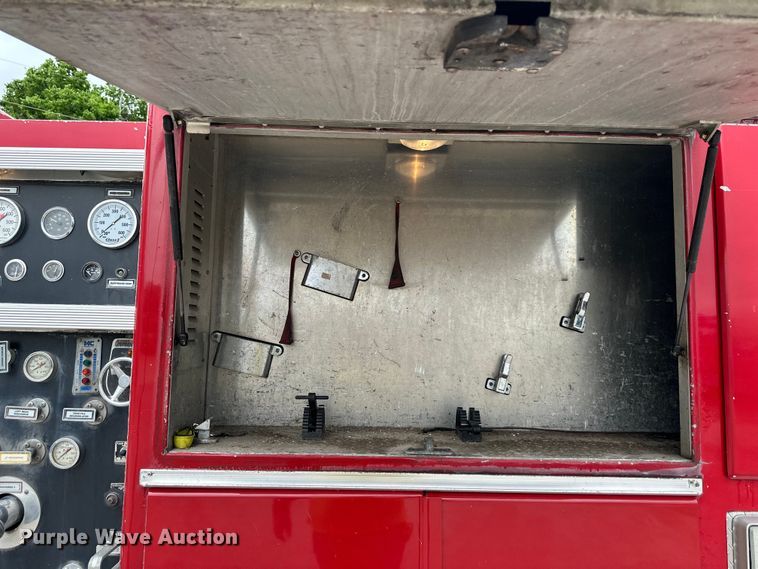 image for item NT9137 2001 HME H1738 pumper fire truck