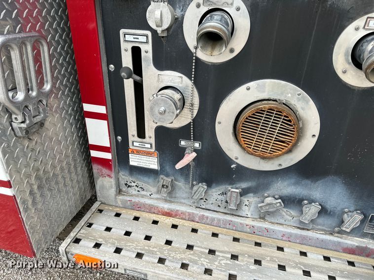 image for item NT9137 2001 HME H1738 pumper fire truck