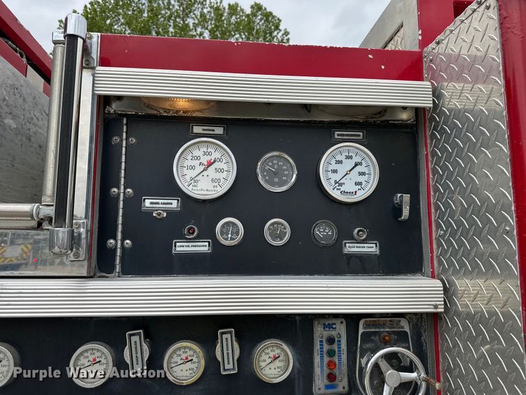 image for item NT9137 2001 HME H1738 pumper fire truck