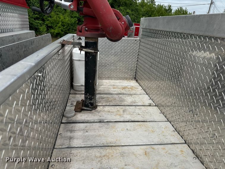 image for item NT9137 2001 HME H1738 pumper fire truck