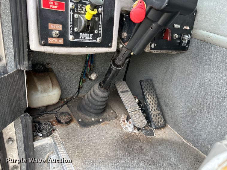 image for item NT9137 2001 HME H1738 pumper fire truck