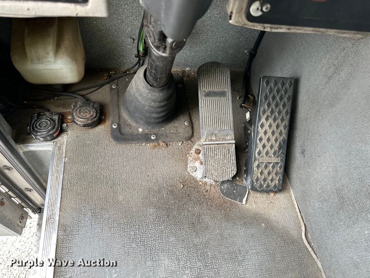 image for item NT9137 2001 HME H1738 pumper fire truck