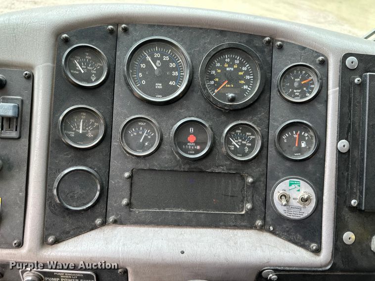 image for item NT9137 2001 HME H1738 pumper fire truck