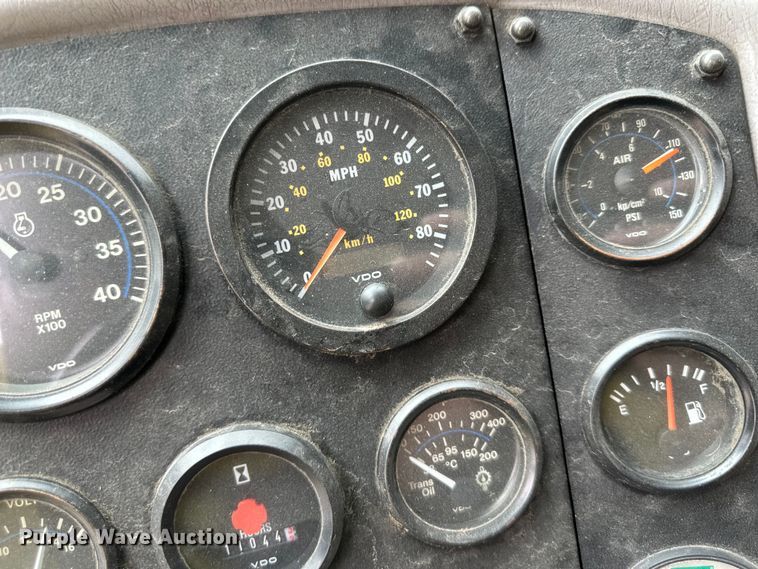 image for item NT9137 2001 HME H1738 pumper fire truck