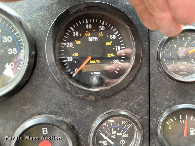 image for item NT9137 2001 HME H1738 pumper fire truck