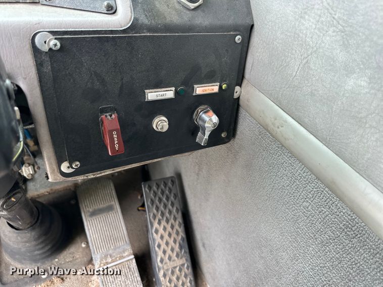 image for item NT9137 2001 HME H1738 pumper fire truck