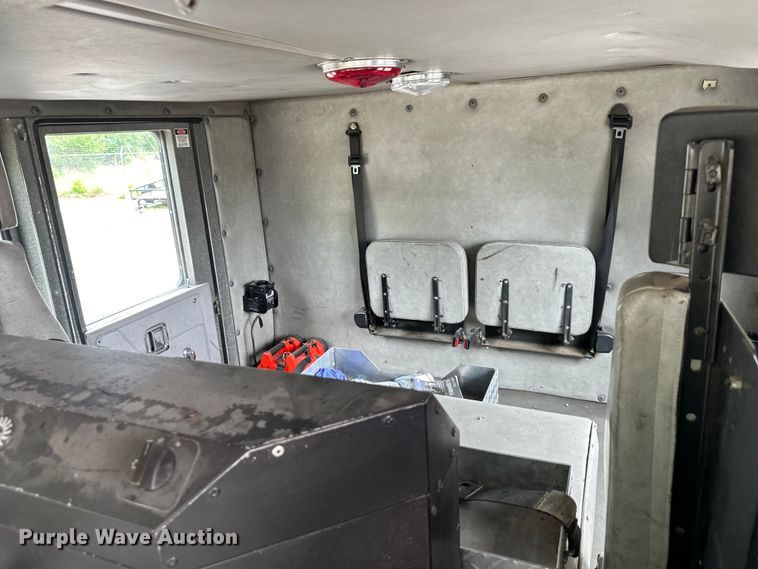 image for item NT9137 2001 HME H1738 pumper fire truck