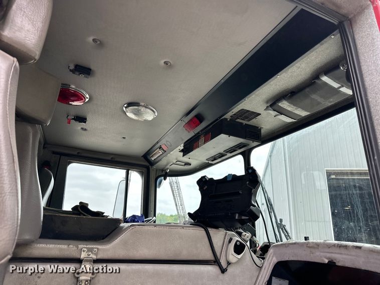 image for item NT9137 2001 HME H1738 pumper fire truck