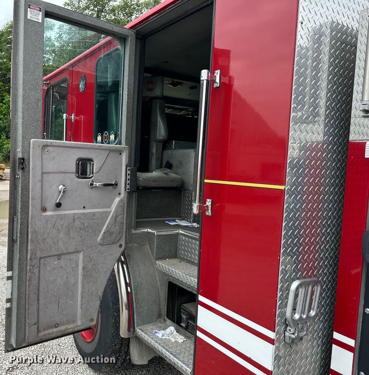 image for item NT9137 2001 HME H1738 pumper fire truck