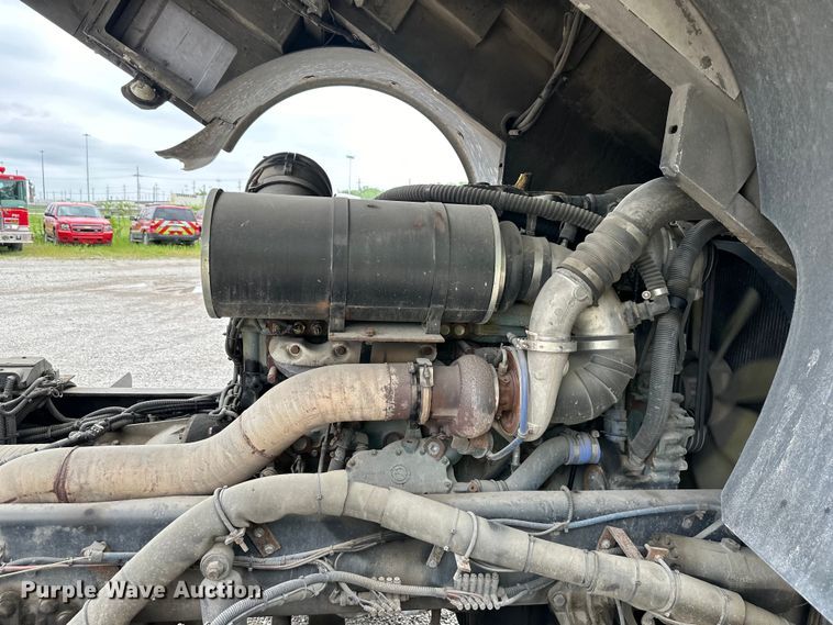 image for item NT9137 2001 HME H1738 pumper fire truck