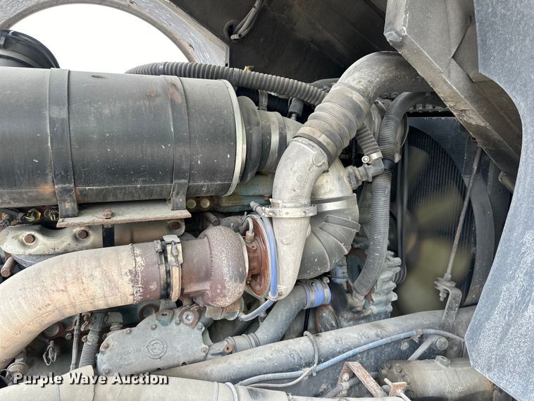 image for item NT9137 2001 HME H1738 pumper fire truck