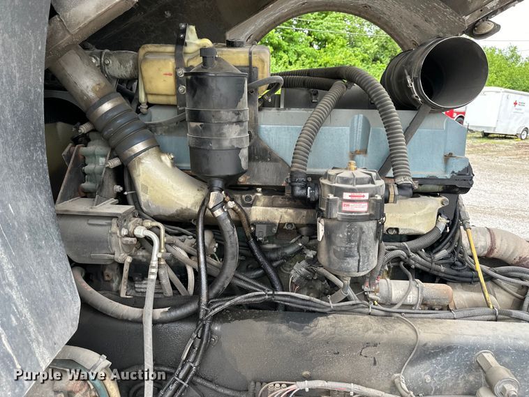 image for item NT9137 2001 HME H1738 pumper fire truck