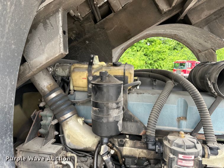 image for item NT9137 2001 HME H1738 pumper fire truck