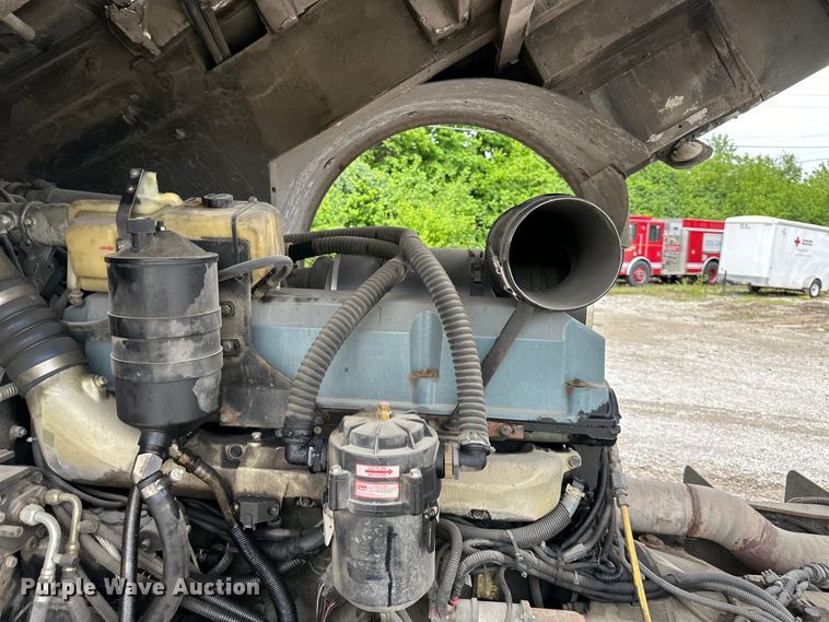 image for item NT9137 2001 HME H1738 pumper fire truck