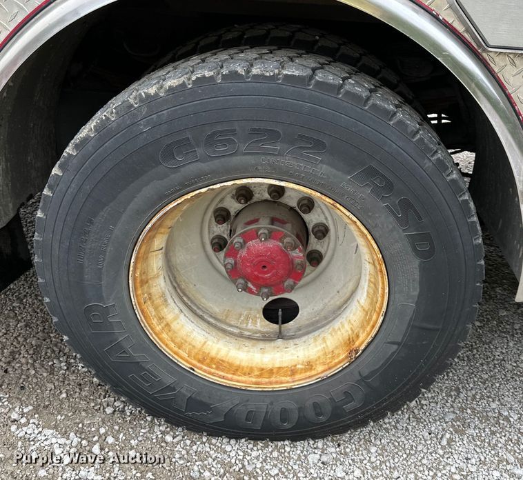 image for item NT9137 2001 HME H1738 pumper fire truck