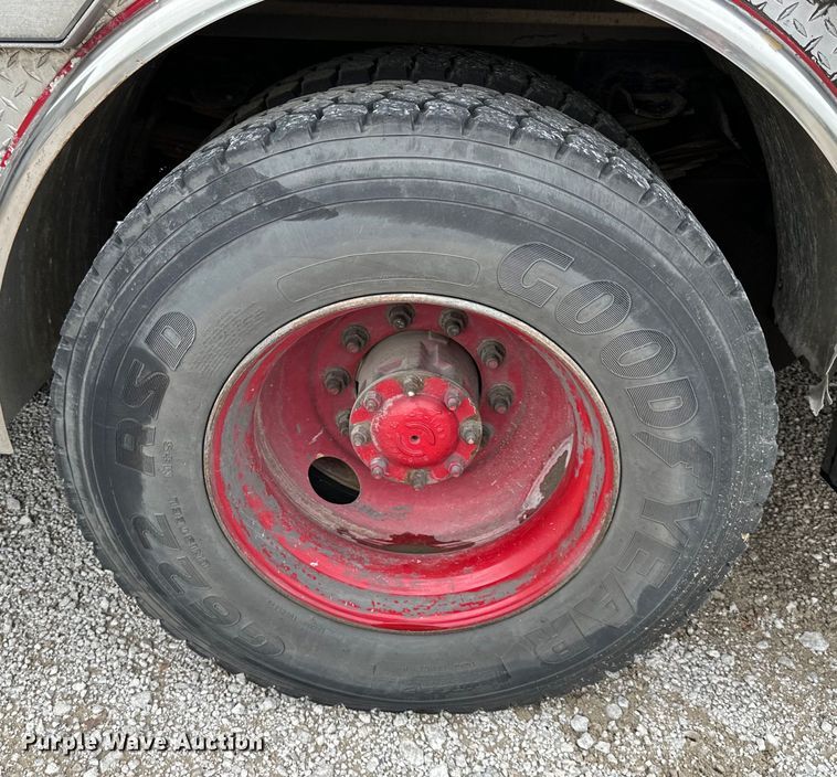 image for item NT9137 2001 HME H1738 pumper fire truck