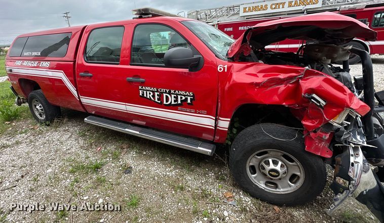 image for item NT9138 2013 Chevrolet Silverado 2500 HD Crew Cab pickup truck
