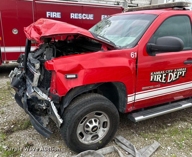 image for item NT9138 2013 Chevrolet Silverado 2500 HD Crew Cab pickup truck