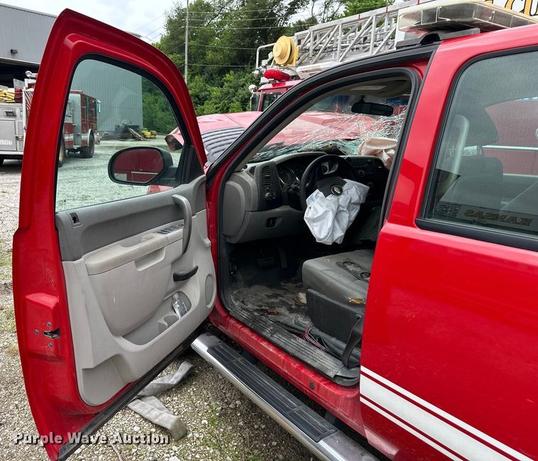 image for item NT9138 2013 Chevrolet Silverado 2500 HD Crew Cab pickup truck