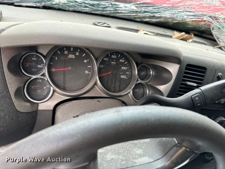 image for item NT9138 2013 Chevrolet Silverado 2500 HD Crew Cab pickup truck