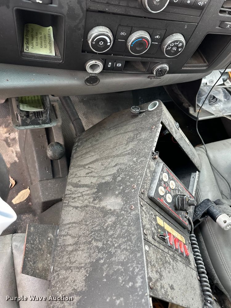 image for item NT9138 2013 Chevrolet Silverado 2500 HD Crew Cab pickup truck