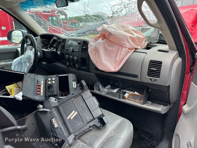 image for item NT9138 2013 Chevrolet Silverado 2500 HD Crew Cab pickup truck