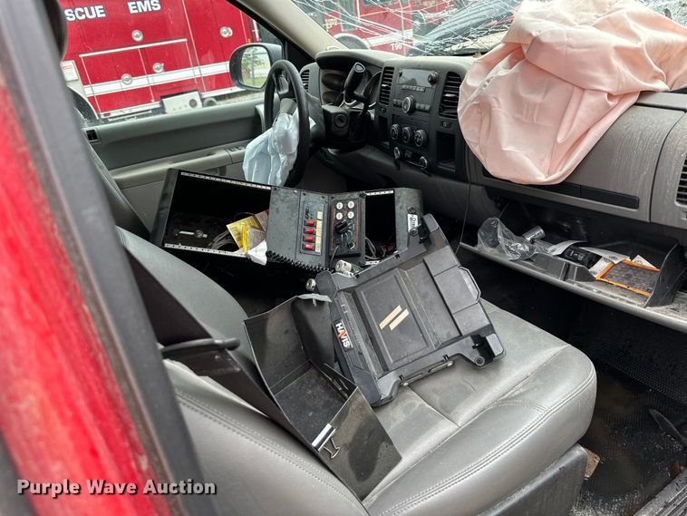 image for item NT9138 2013 Chevrolet Silverado 2500 HD Crew Cab pickup truck