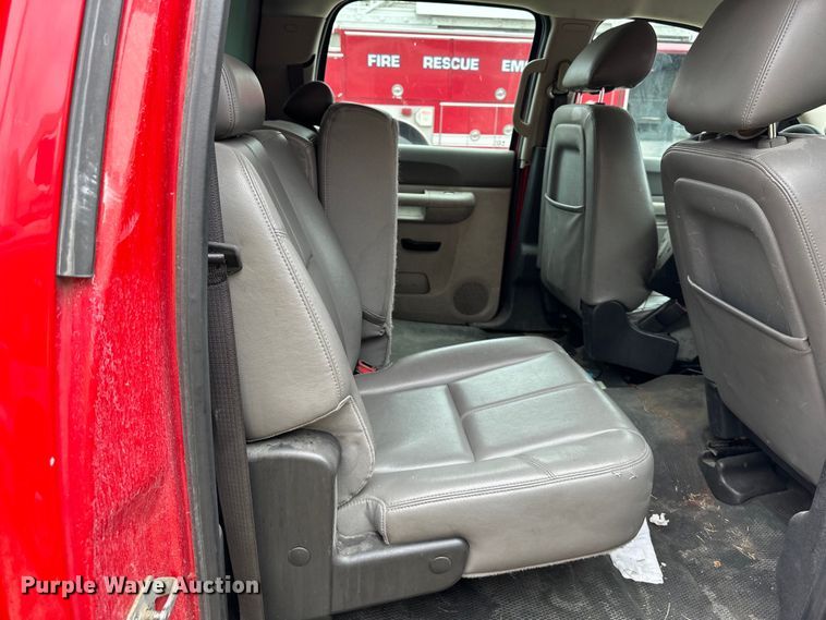 image for item NT9138 2013 Chevrolet Silverado 2500 HD Crew Cab pickup truck