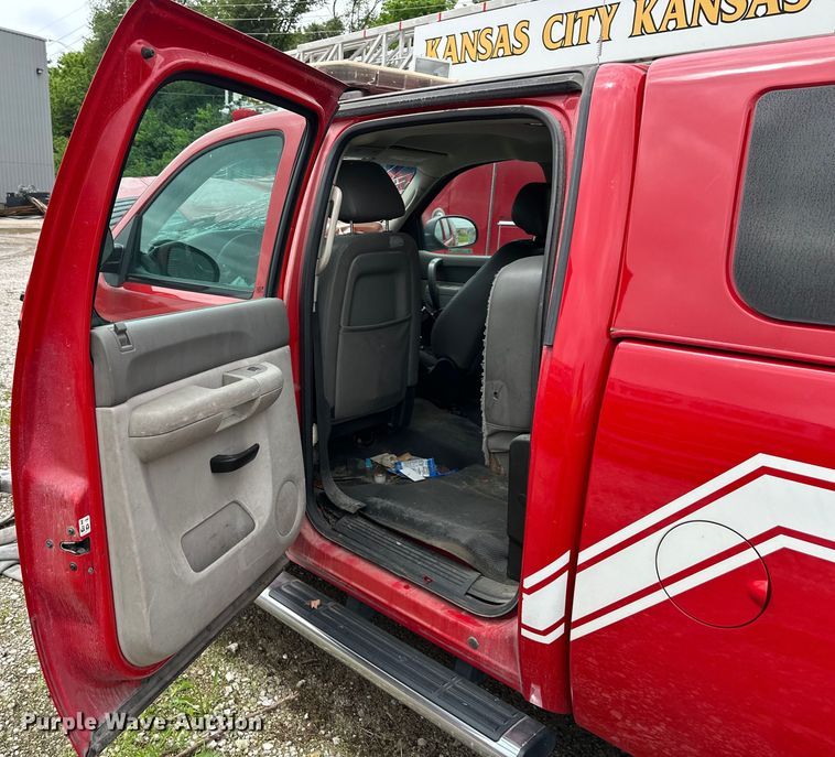 image for item NT9138 2013 Chevrolet Silverado 2500 HD Crew Cab pickup truck