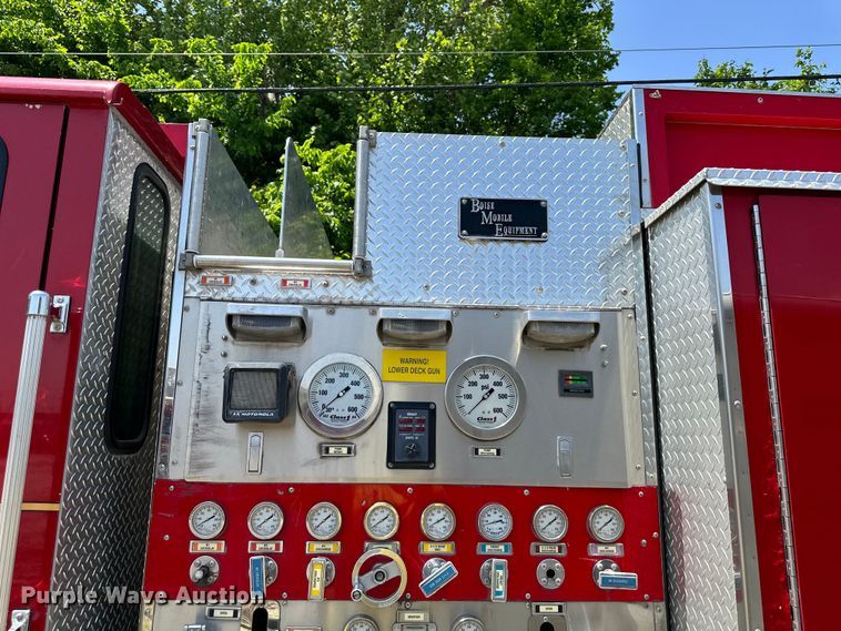 image for item NT9140 2006 HME 4465 900 pumper fire truck