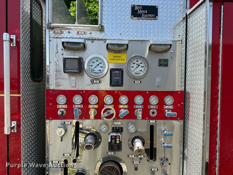 image for item NT9140 2006 HME 4465 900 pumper fire truck