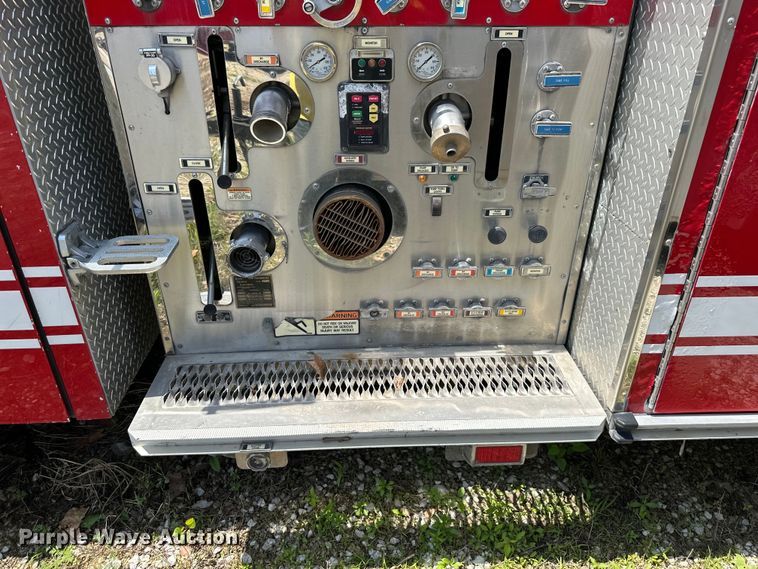 image for item NT9140 2006 HME 4465 900 pumper fire truck