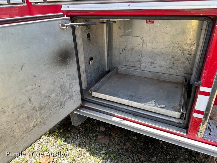 image for item NT9140 2006 HME 4465 900 pumper fire truck