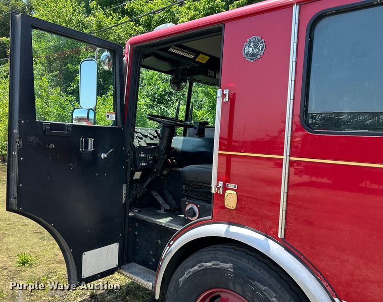 image for item NT9140 2006 HME 4465 900 pumper fire truck