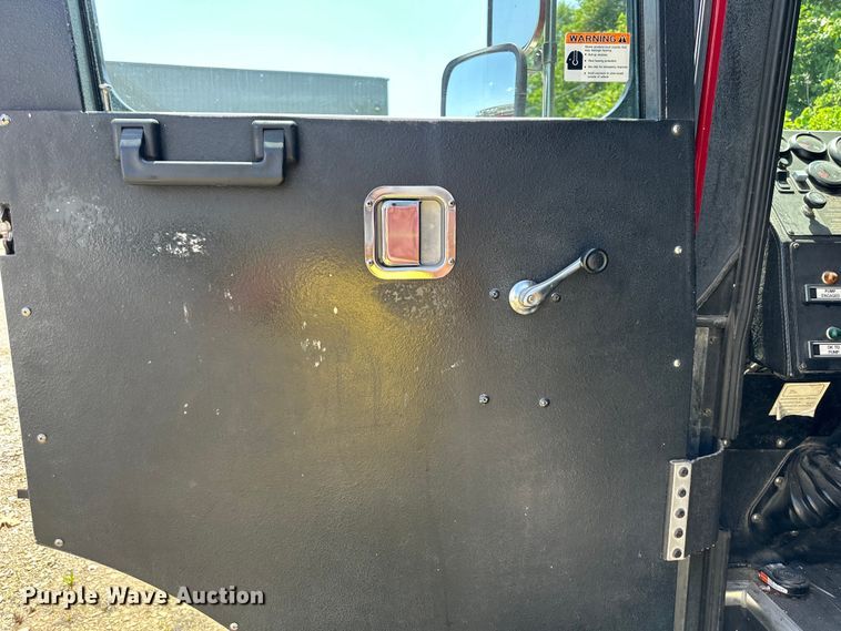 image for item NT9140 2006 HME 4465 900 pumper fire truck